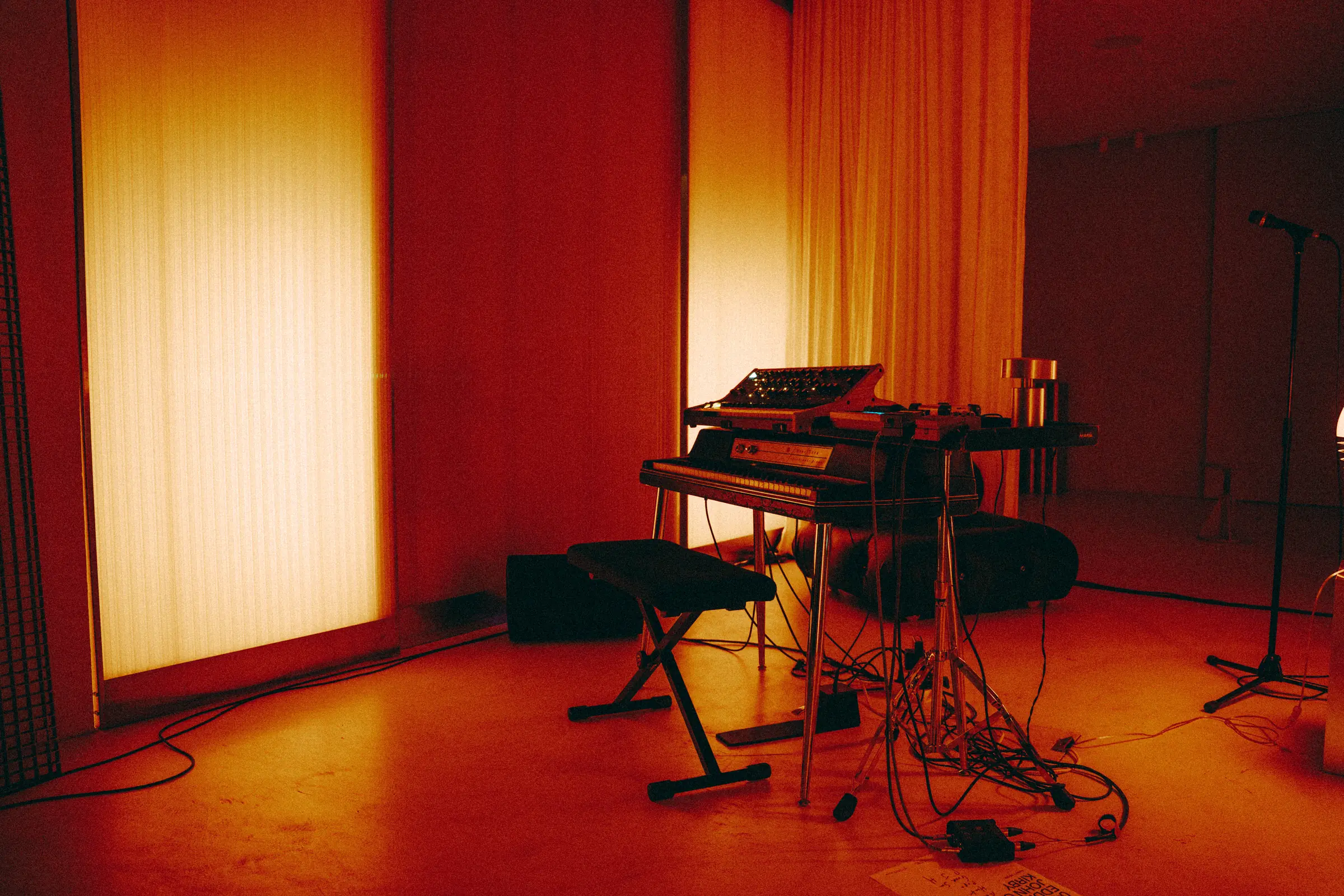 The keyboard rig on the floor before the set