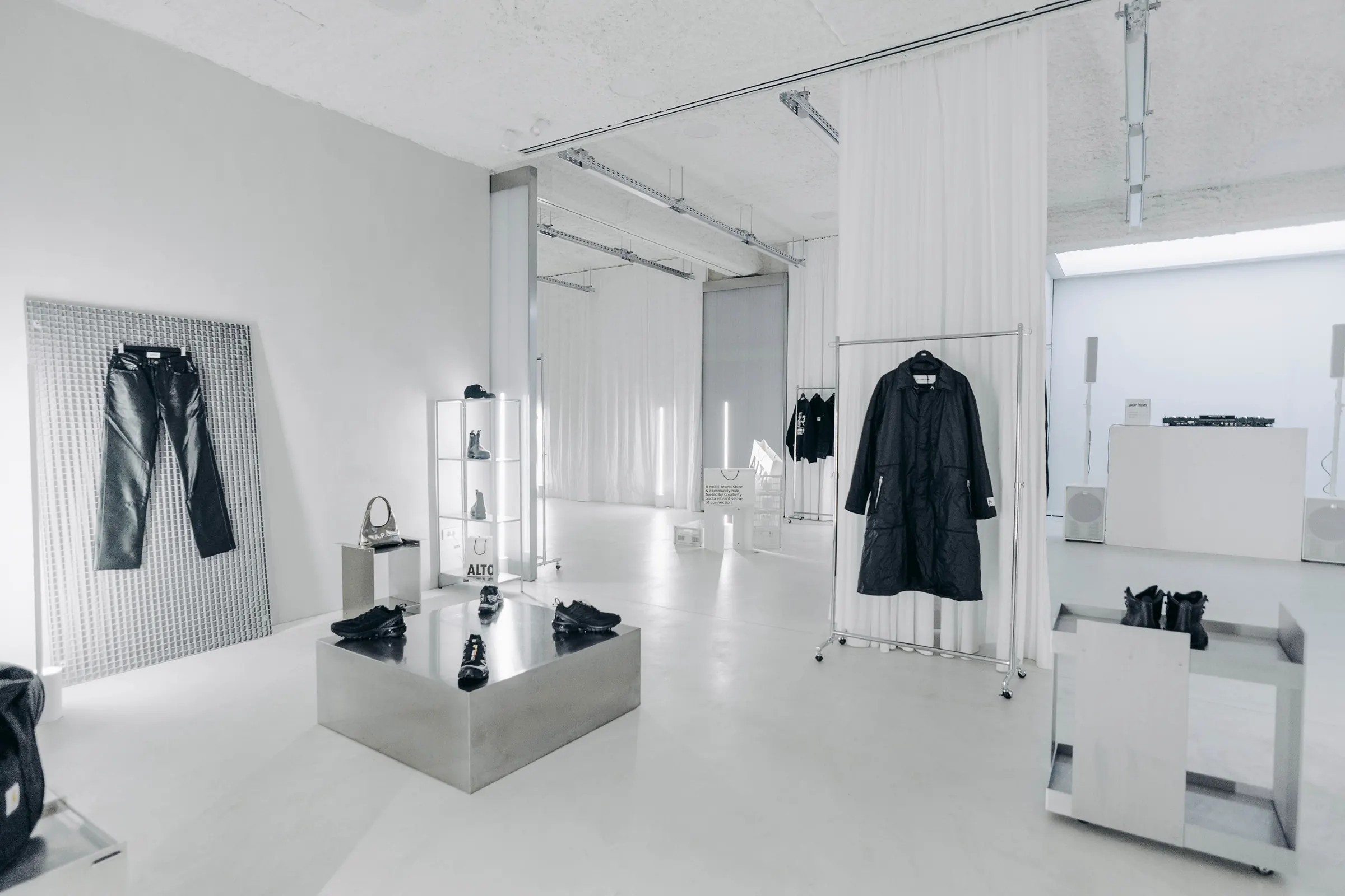 Empty floor at Holographik Space, Zagreb