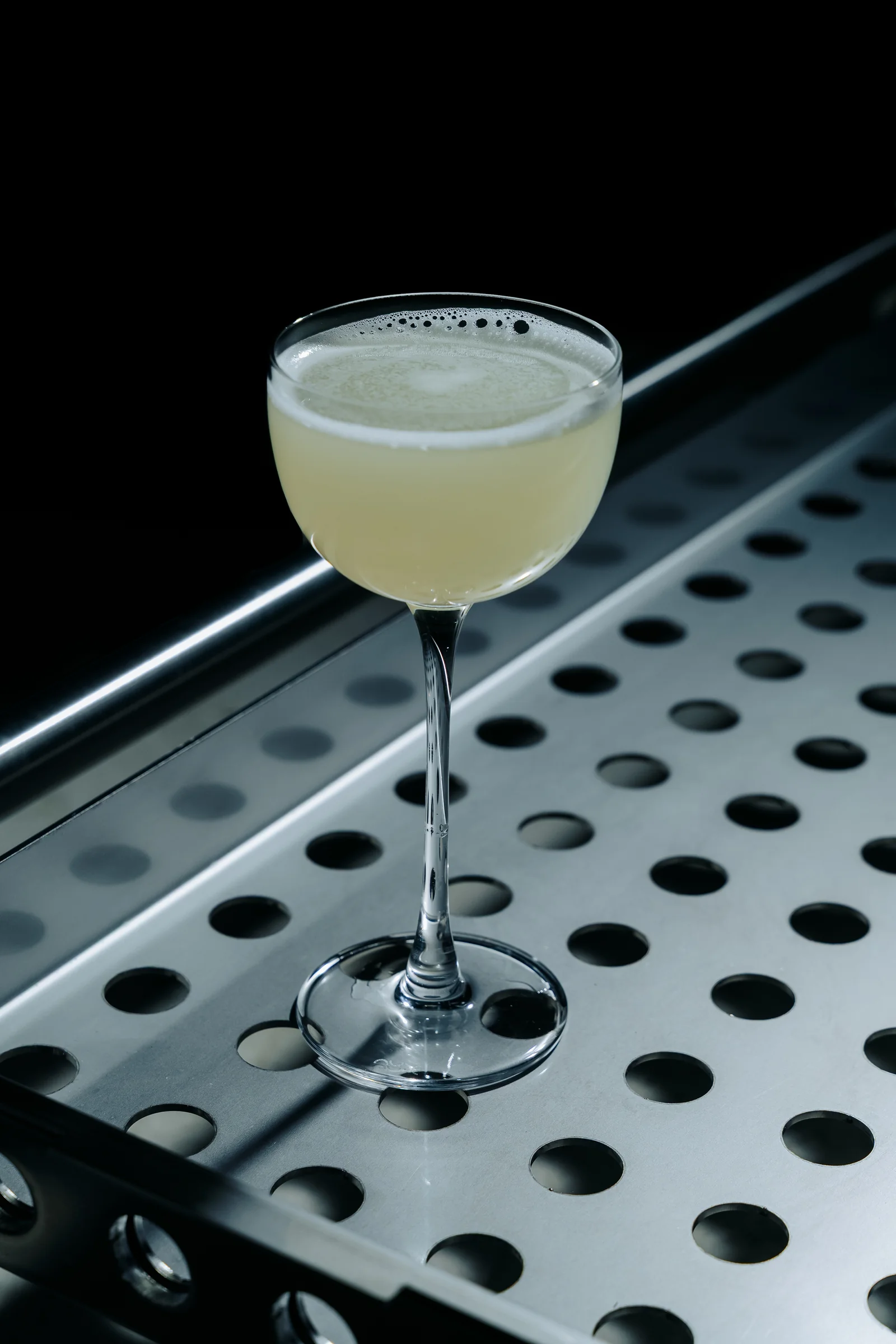 Canvas, a mocktail with Memento Green, lemongrass, lemon and plum