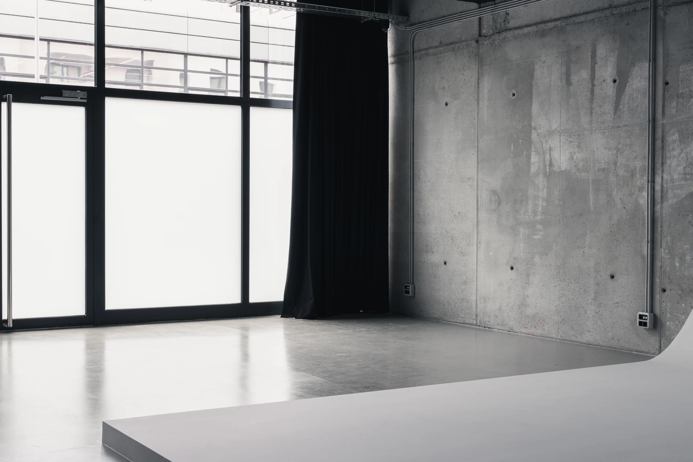 Photo studio at Holographik Space in Tre&scaron;njevka, Zagreb &mdash; 7